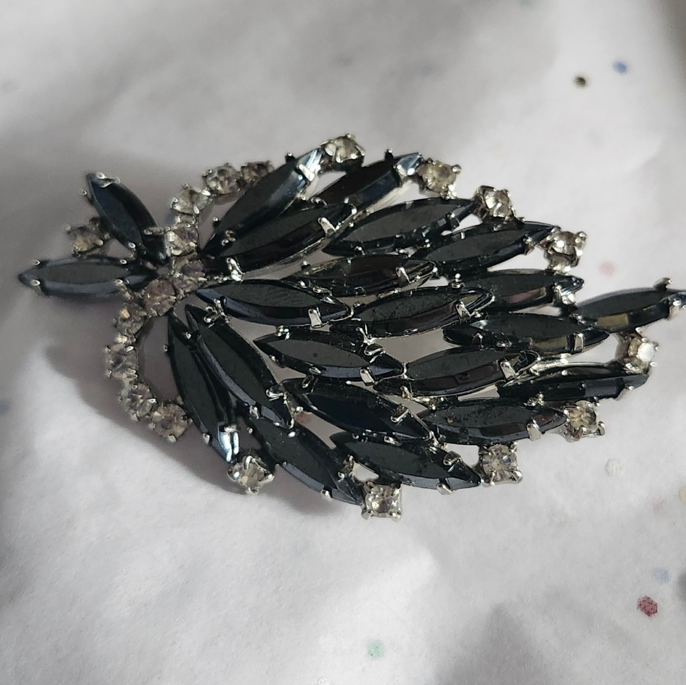 Vtg Juliana D & E Verified Hematite and Rhinestone Navette Marquise Pin Brooch